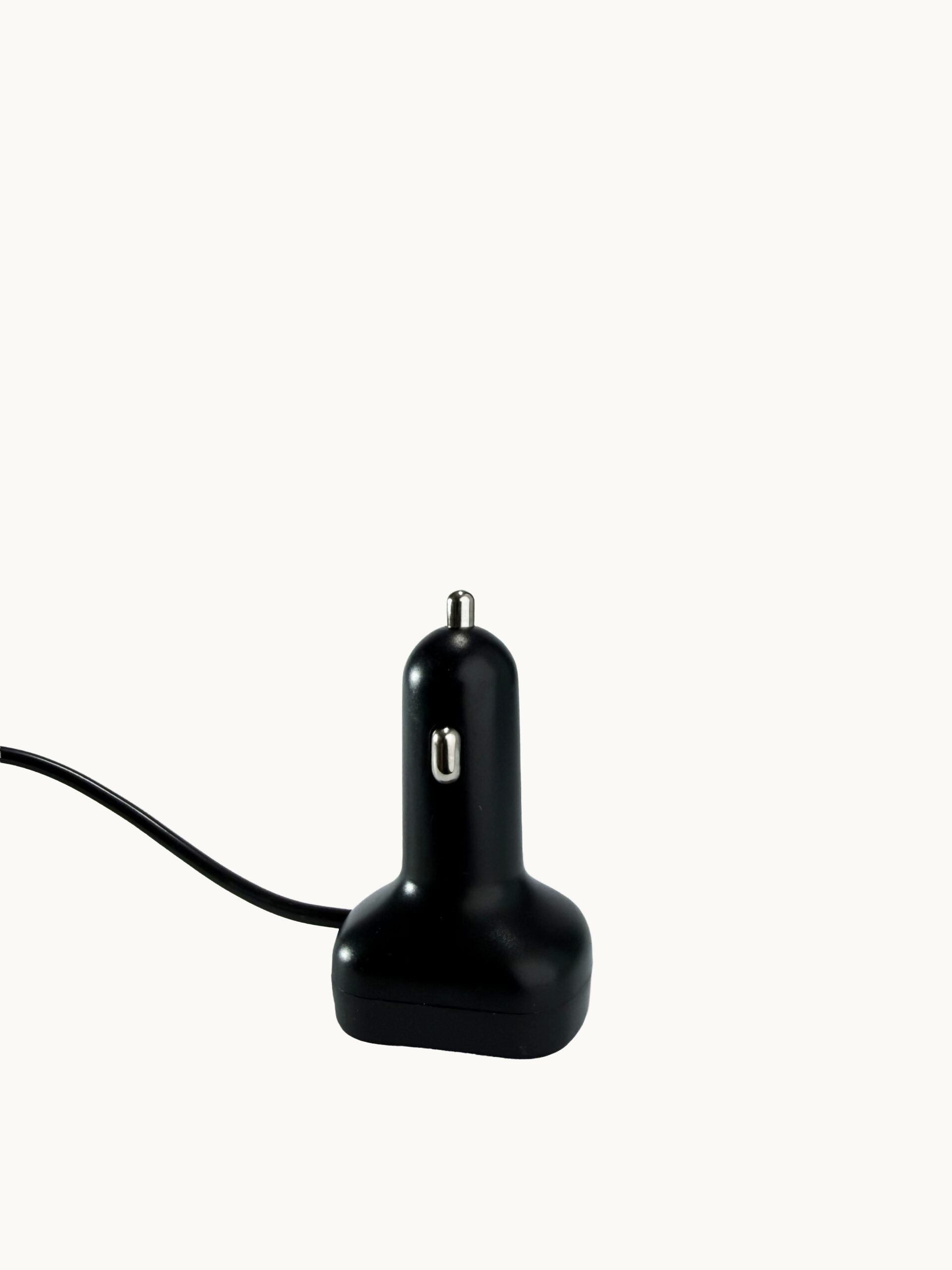 CARGADOR DE CARGA RÁPIDA PARA CARRO – USB-A + USB-C + LIGHTNING - Image 3