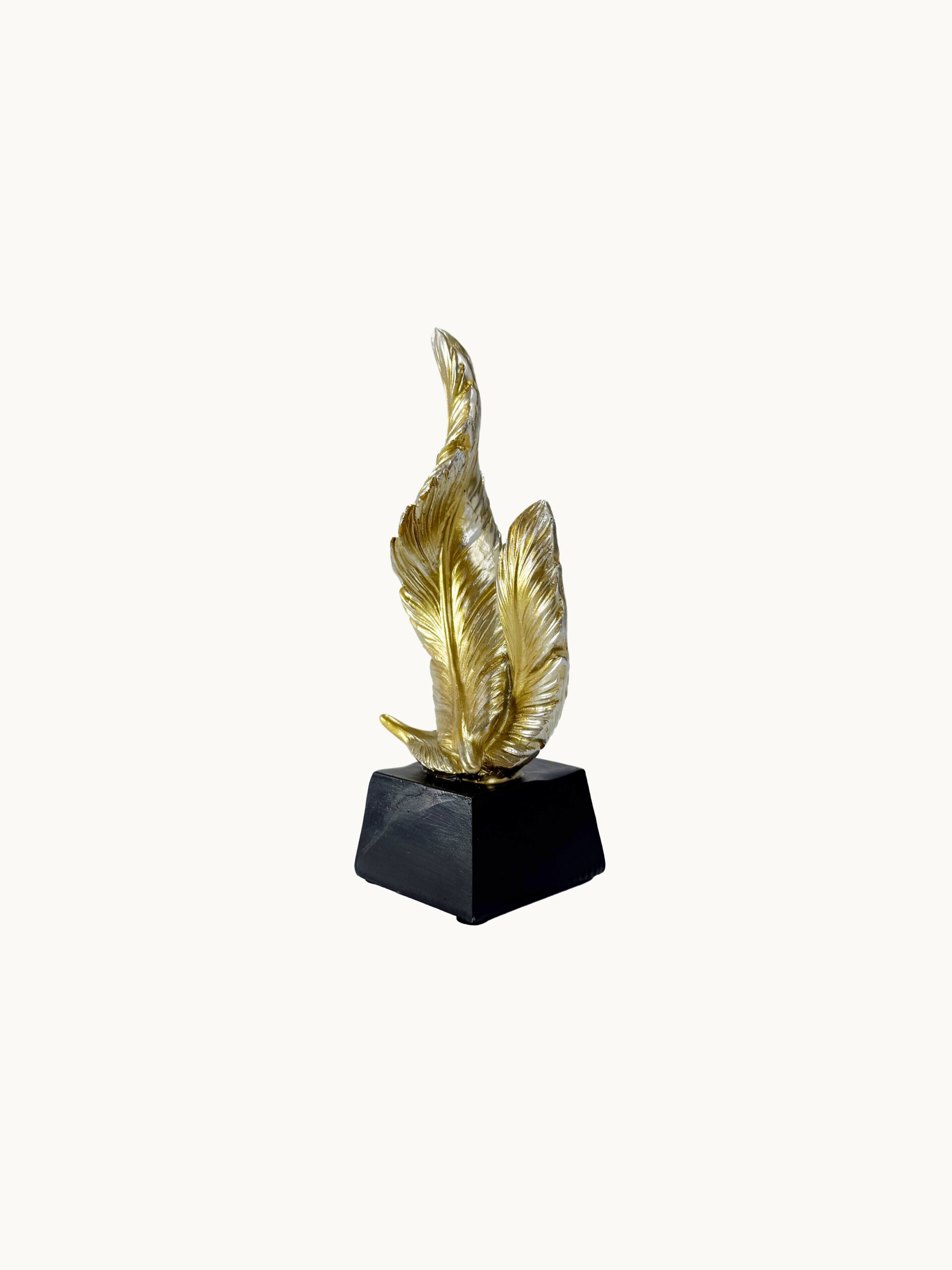 FIGURA DECORATIVA DE PLUMAS DORADAS - Image 2