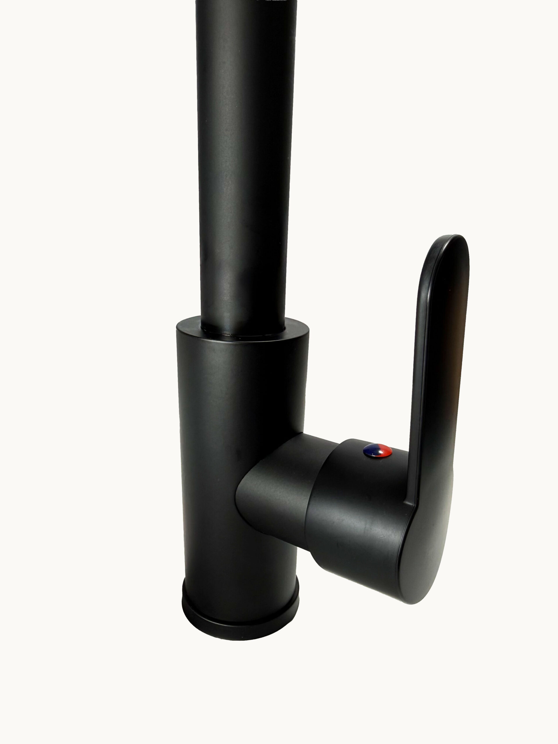 LLAVE DE LAVAPLATOS EXTENSIBLE NEGRO MATE CON ROCIADOR DUAL - Image 3