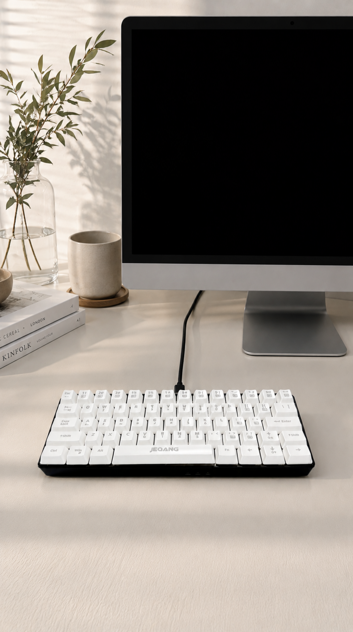 TECLADO MECÁNICO COMPACTO RGB al 60% BLANCO - Image 2